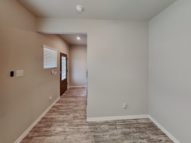 Building Photo - 5533 Baker Creek Rd