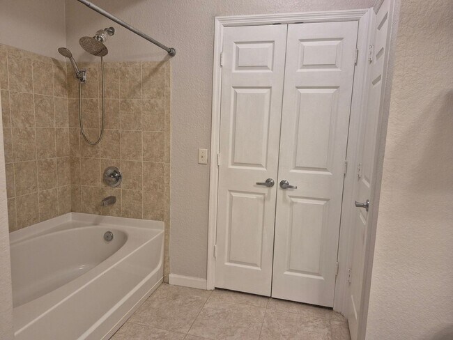 Building Photo - It's a lifestyle!