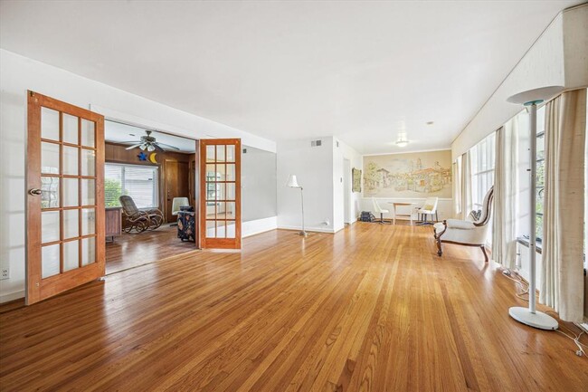 Building Photo - 3825 Gramercy St