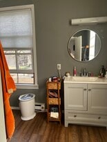 Building Photo - 9 Kings Hwy E