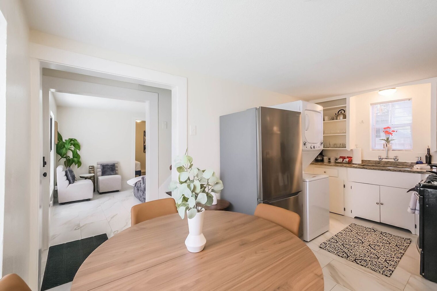 Building Photo - 1327 W 21st St