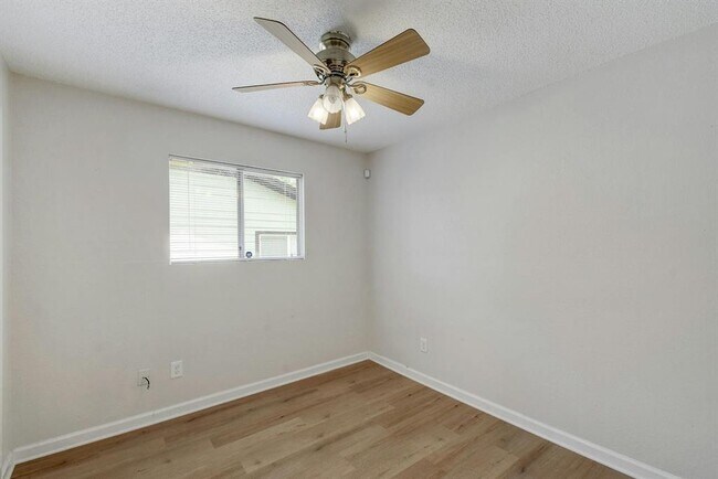 Building Photo - 2503 Star Grass Cir