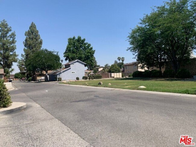 Building Photo - 4501 Baybrook Way