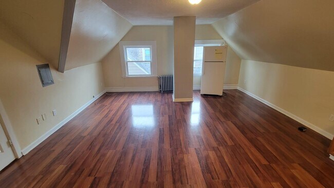 Building Photo - 104 Sherman Ave