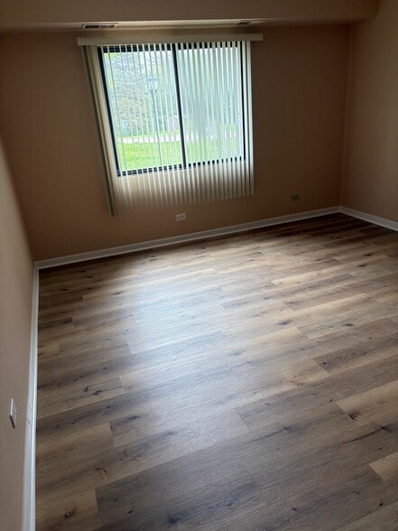 Building Photo - 475 Plum Creek Dr
