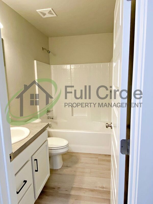 Building Photo - 5160 W Lesina St