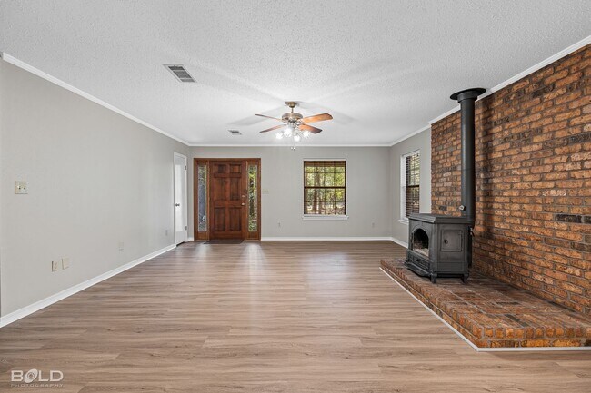 Building Photo - Home For Rent in Benton!