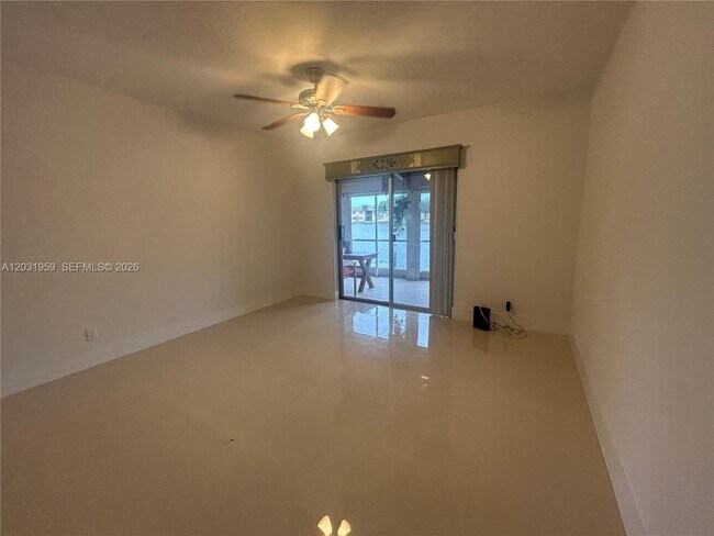 Building Photo - 322 Briarwood Cir