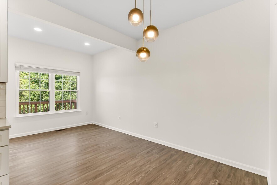 Building Photo - 239 Golden Larch Ter NE