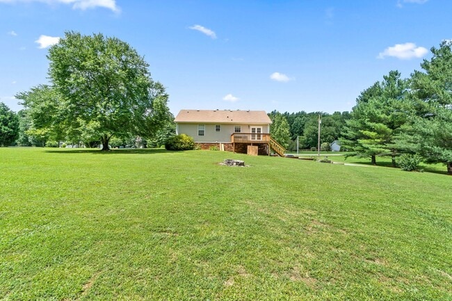 Building Photo - Adorable Home in Pleasant View- COMING SOON!