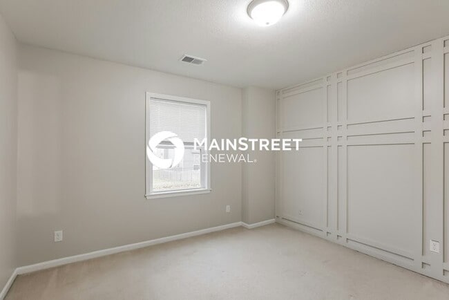 Building Photo - 3 Bedroom Pet-Friendly Home in KEARNEY, MO with Main Street Renewal