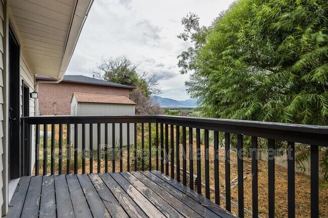 Building Photo - 450 Scenic Dr