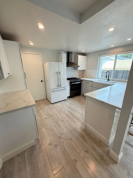 Building Photo - 1511 Dana Way