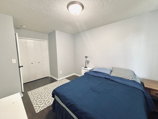 Building Photo - Rare and Beautifully Updated Townhome in a...