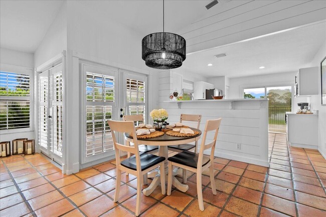 Building Photo - 2542 Bedford Mews Dr