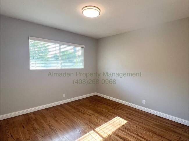 Building Photo - Must See Beautifully Renovated 3BR/2BA Sin...