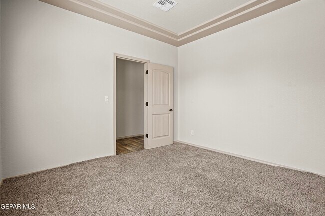 Building Photo - 3143 Hidden Creek Dr