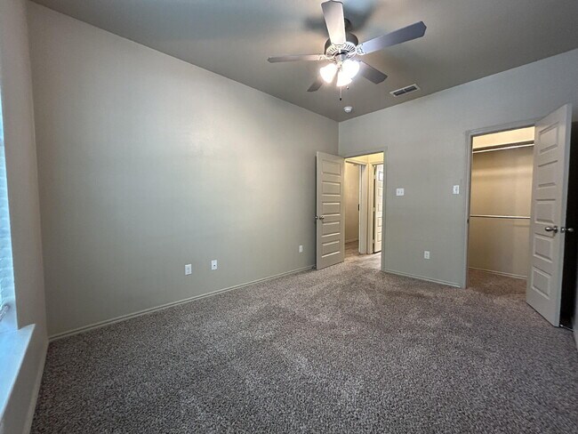 Building Photo - 2134 10th St