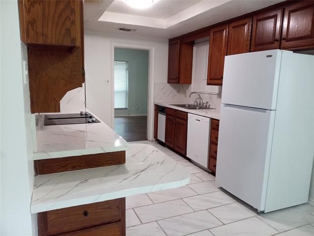 Building Photo - 2719 Sunrise Dr
