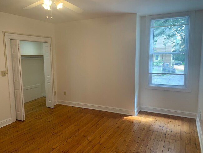 Building Photo - Incredible Shadyside Home!
