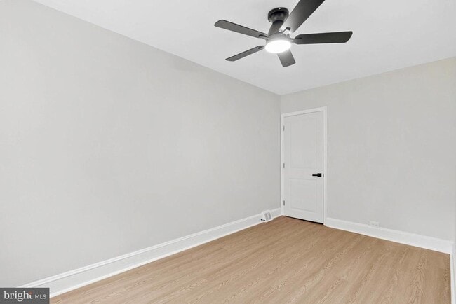 Building Photo - 35 E Collom St