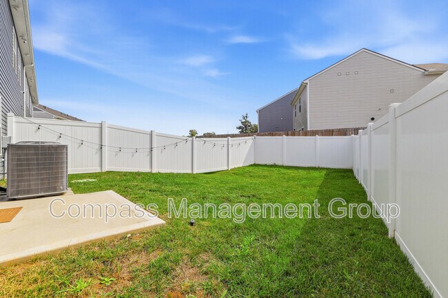 Building Photo - 3014 Bogart Ln