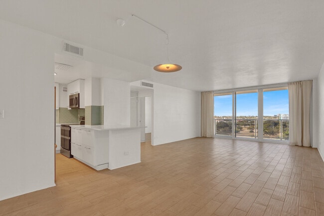 Building Photo - 2800 N Flagler Dr