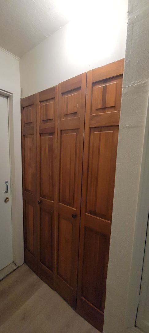 Building Photo - Huge 4 bedroom/1 bath Downstairs unit with...