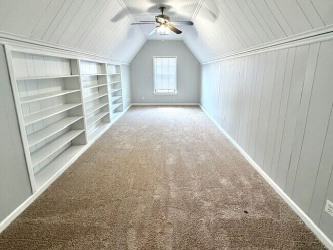 Building Photo - Spacious 4 bedroom 2 bath in Bartett