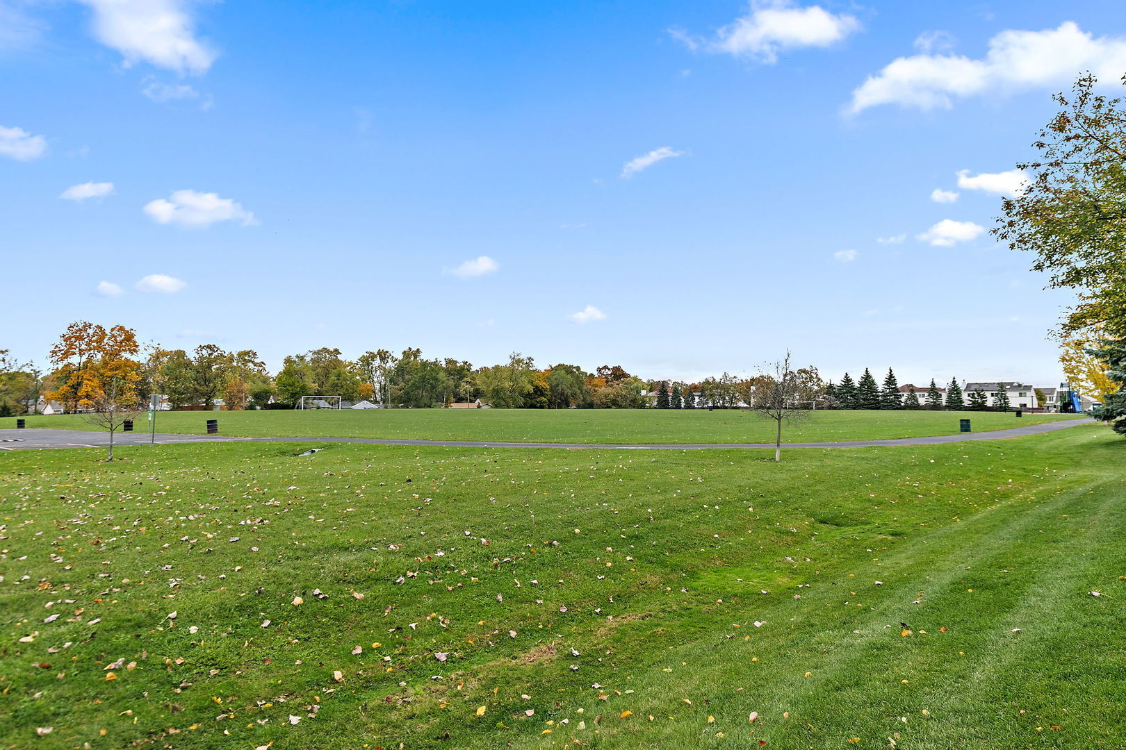 Building Photo - 361 Holiday Ln