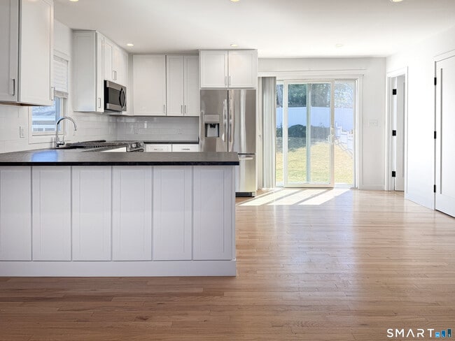 Building Photo - 59 Vitti St