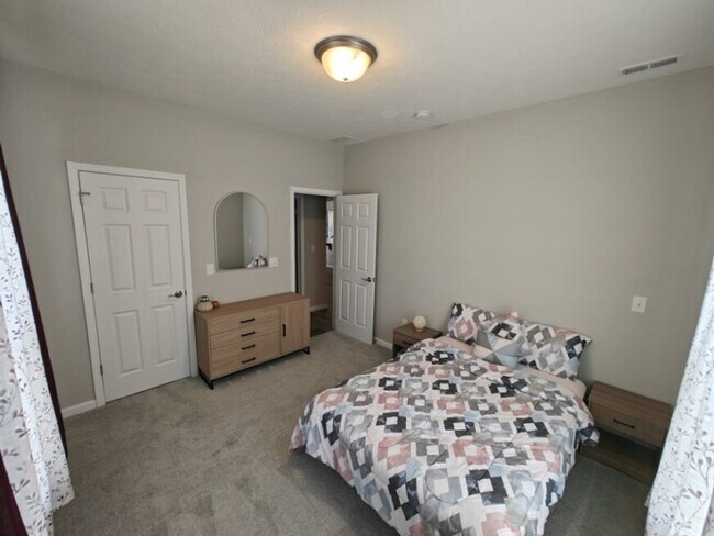 Building Photo - 4332 Foal Dr