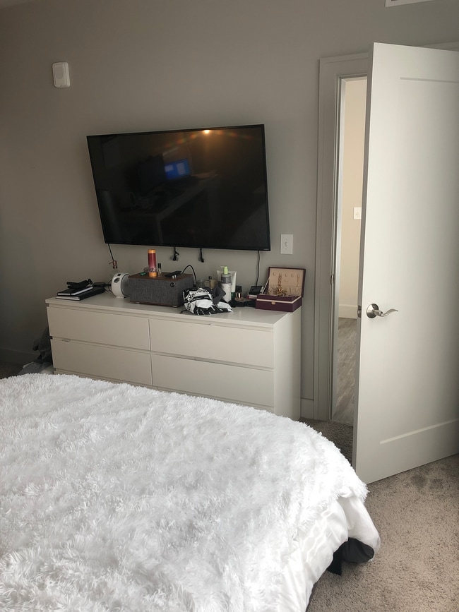 Master Bed - 11 W Gay St