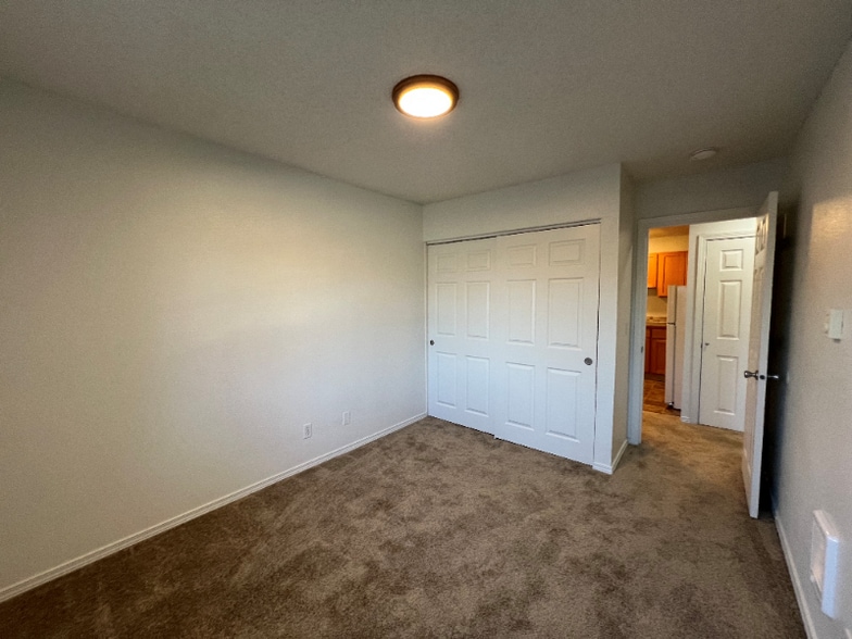 Building Photo - 17260 SW Heritage Ct