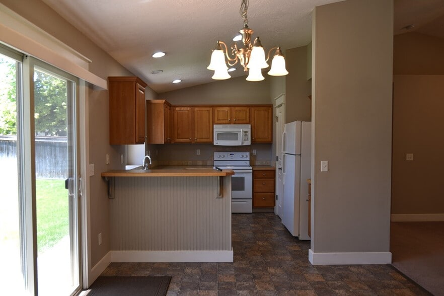 Building Photo - 11215 W Springgold Dr