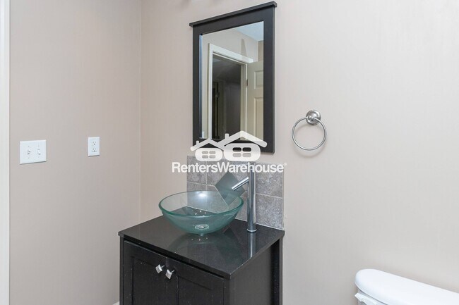 Building Photo - 5701 NE Hidden Meadow Dr