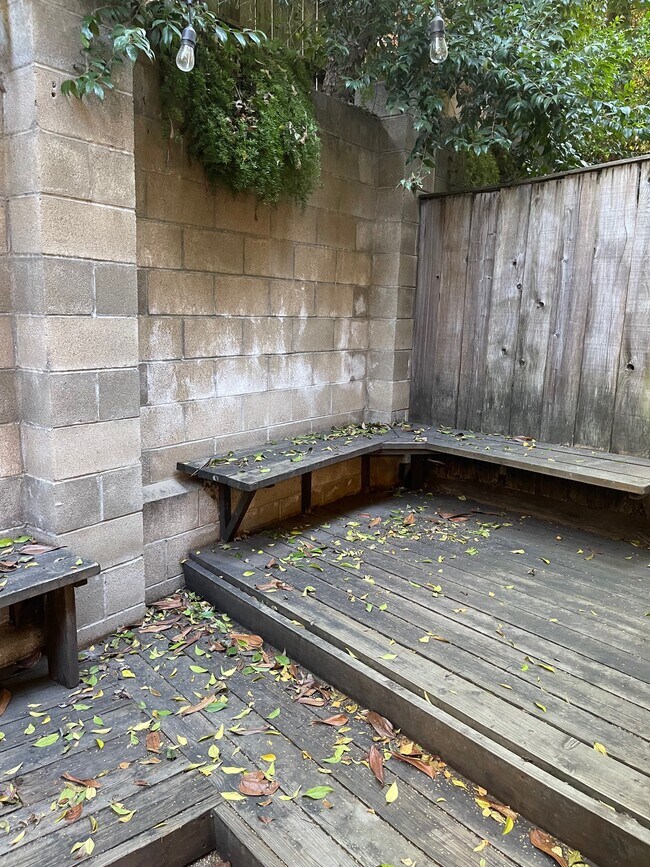 Building Photo - 750 Chorro St