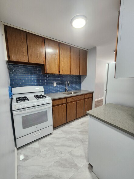 Building Photo - 270 Marin Blvd