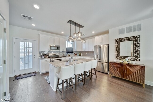Building Photo - 26 Colgate Dr