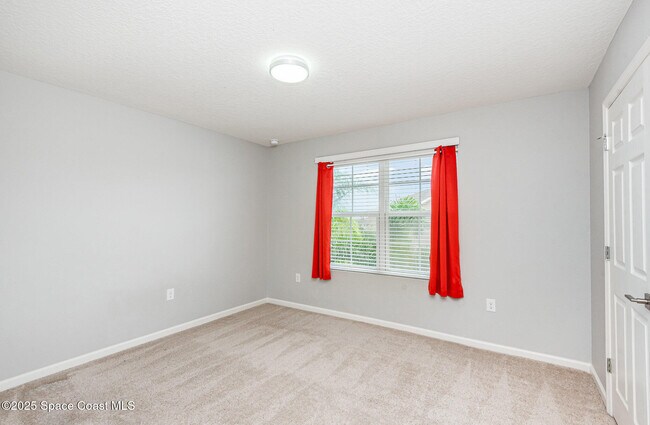 Building Photo - 112 Alamere Dr SW
