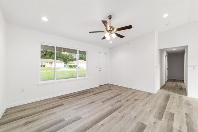 Building Photo - 691 NE 130th Ct