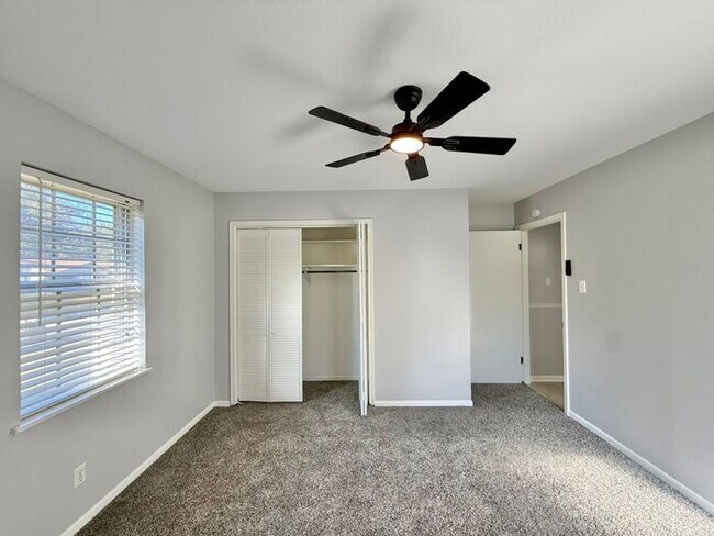 Building Photo - Charming 3-Bedroom Home! Tour Today!