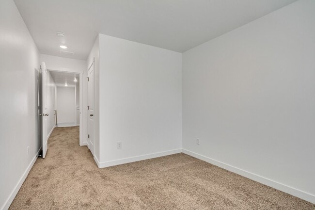Building Photo - 8494 W Beckville Dr