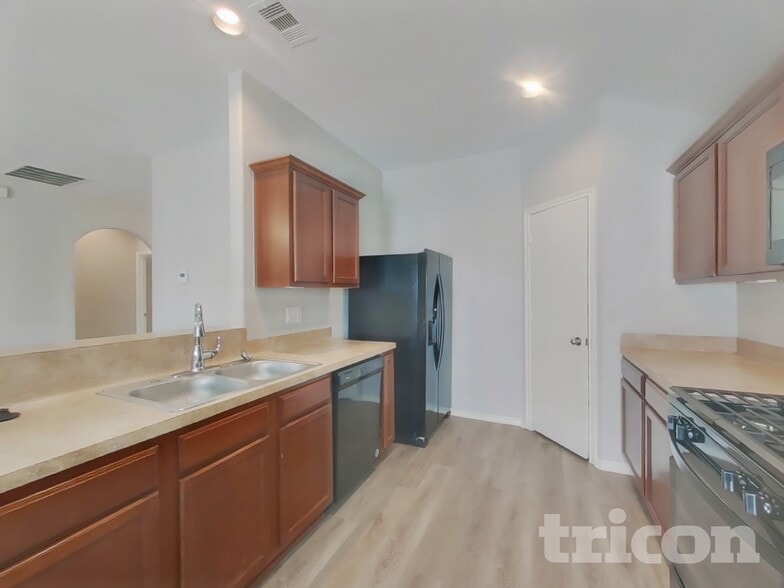 Building Photo - 20435 Shiloh Mist Ln