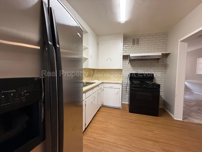 Building Photo - 4141 N 29th Ave