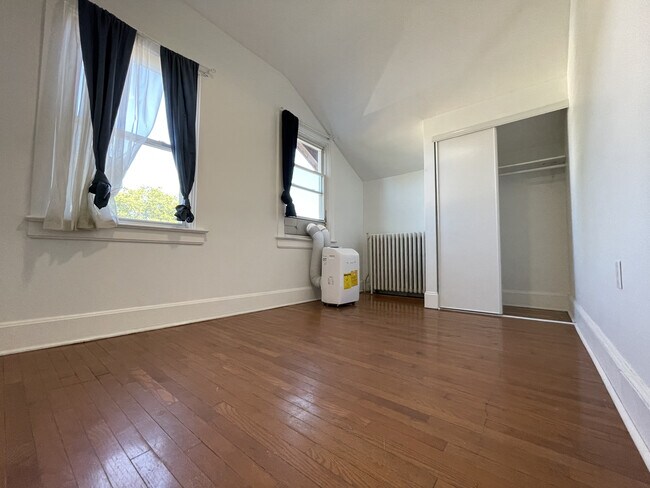 Building Photo - 5920 Chillum Plz NE