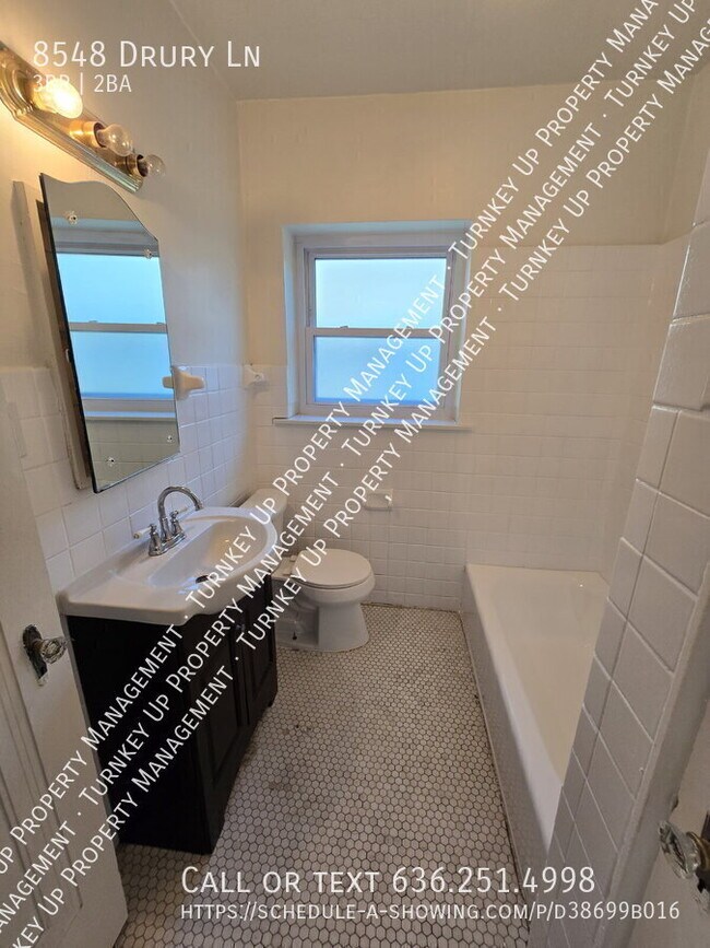 Building Photo - 8548 Drury Ln