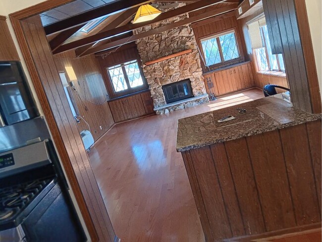 Building Photo - 9225 Mason Ave