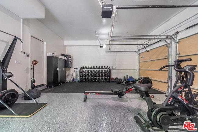 Building Photo - 12001 Crest Ct