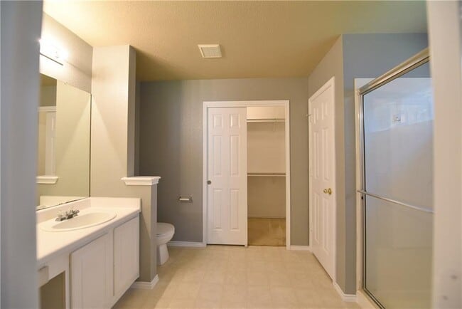 Building Photo - 2813 Greenlee Dr